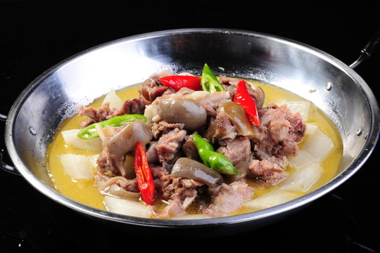 干鍋帶皮羊肉