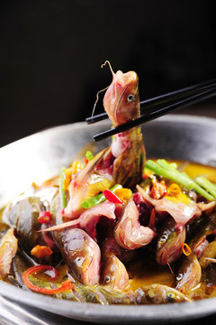 黃燜汪丫魚