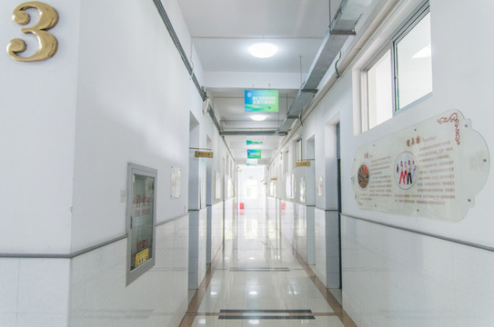 學(xué)校走廊