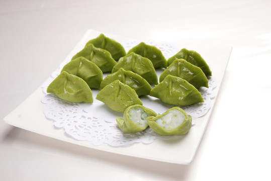 綠色蔬菜墨魚餃