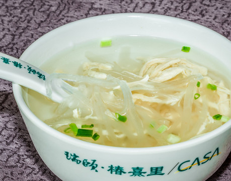 蘿卜雞絲湯
