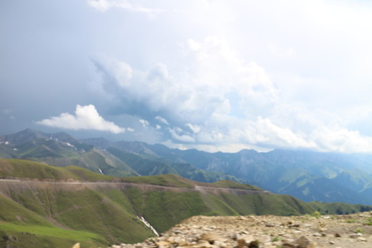 山峰云霧