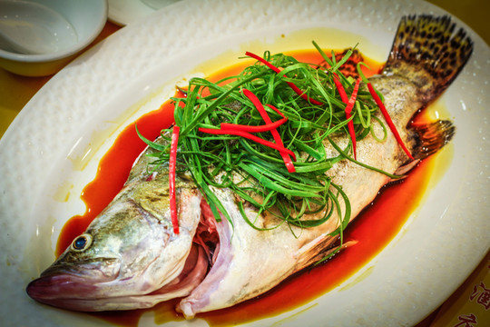清蒸鱸魚