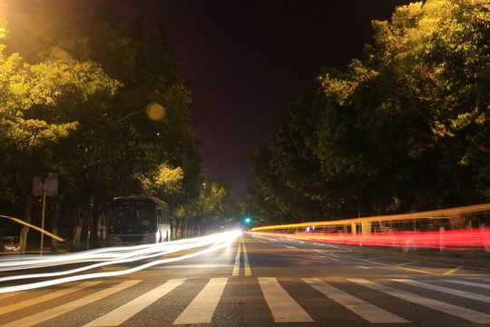 汽車(chē)燈光軌跡