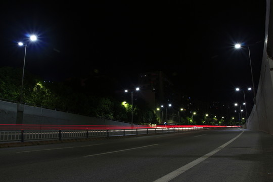 城市夜景汽車燈光軌跡