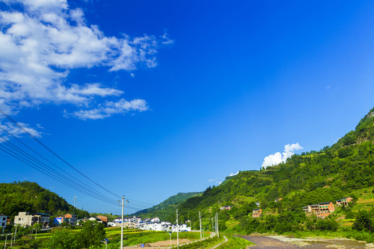 大山 天空 村莊