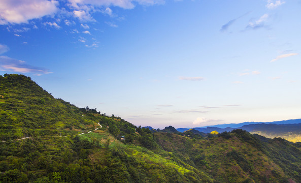 山頂和天空