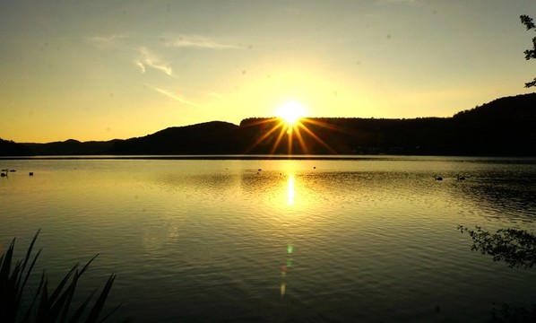 夕陽(yáng)下