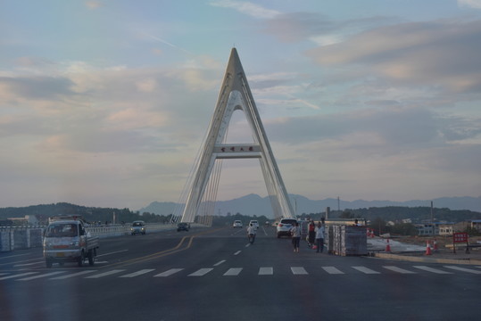邵陽雪峰大橋