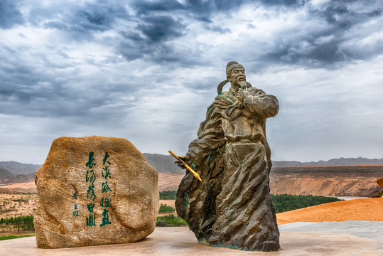 中衛(wèi)沙坡頭王維塑像