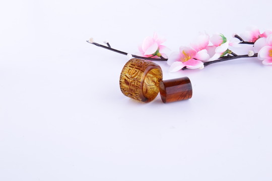 琥珀扳指