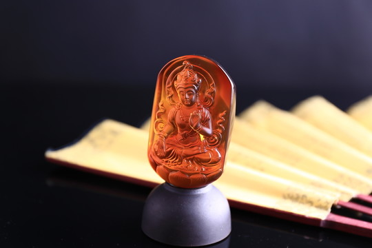 緬甸琥珀雕件