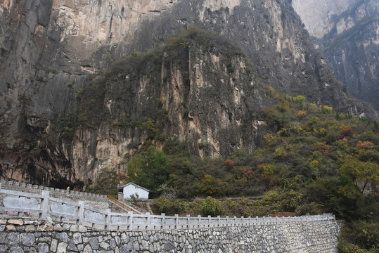 山峰 路基