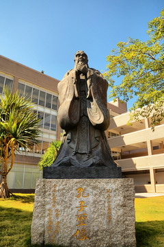 孔子像
