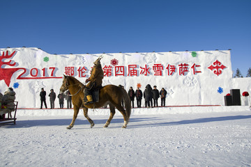伊薩人節(jié)  馬拉雪橇