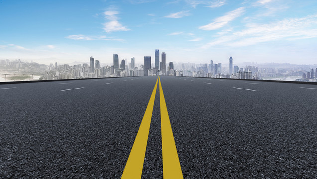 城市道路摩天大樓