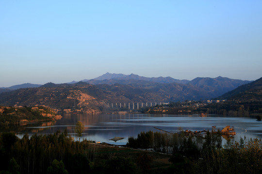 洛河風(fēng)光