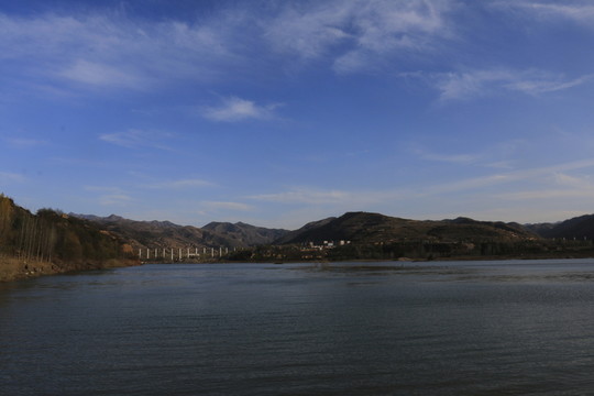 綠水藍(lán)天