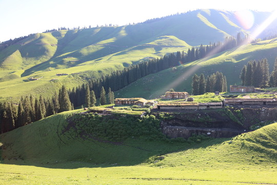 瓊庫什臺 小山村
