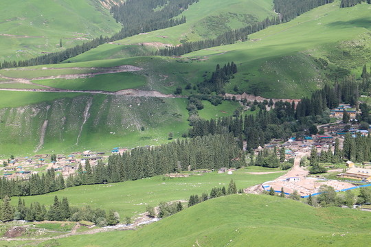 小山村 瓊庫什臺