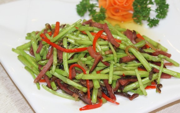 蘺蒿炒風吹肉