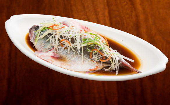 清蒸鱸魚