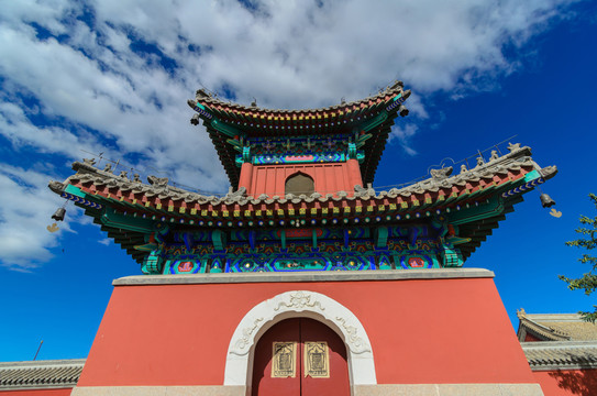 藍天白云古建筑