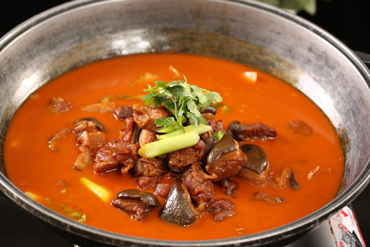 干鍋帶皮羊肉