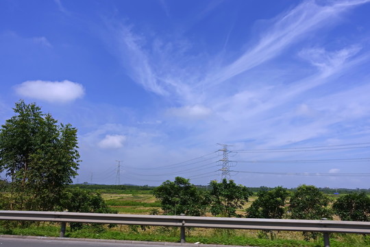 藍(lán)天白云