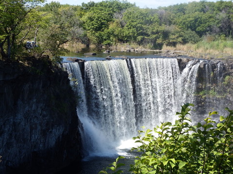 鏡泊湖吊水樓瀑布