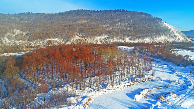 林海雪原紅柳冰河 航拍