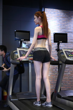 健身房 健身女孩