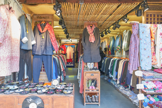 中式傳統(tǒng)服裝專賣店