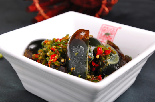 腌辣椒皮蛋