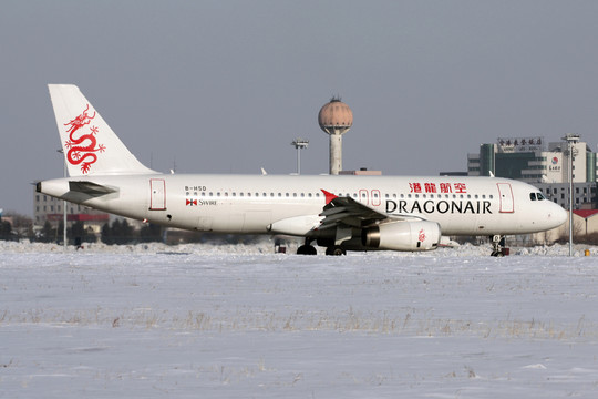 大雪 機場 飛機 港龍航空