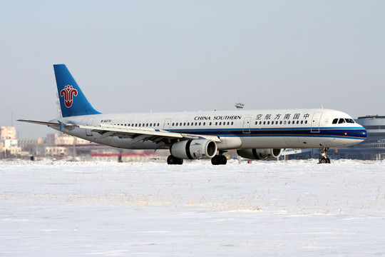 大雪 機(jī)場 飛機(jī) 中國南方航空