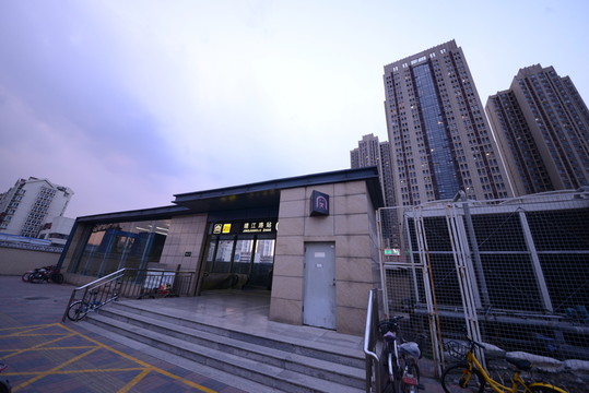 天津地鐵 靖江路站