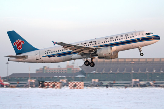 大雪 機場 飛機起飛 南方航空
