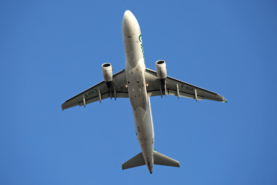飛機(jī) 起飛 轟鳴 春秋航空