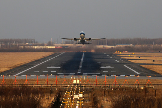 飛機(jī) 機(jī)場跑道 起飛