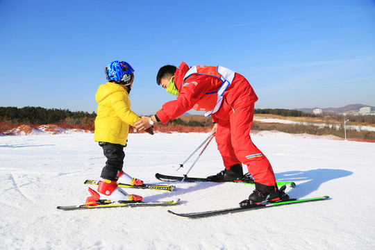 兒童滑雪