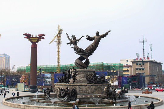 清華池石像