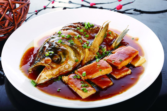 魚頭燒豆腐