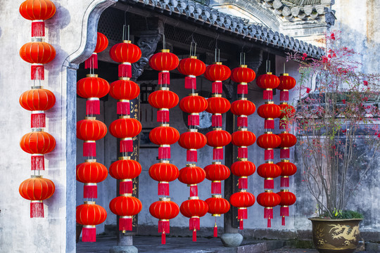 大紅燈籠高高掛