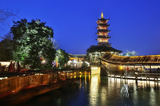 夜色闌珊