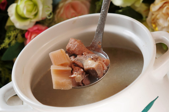 蓮藕排骨湯