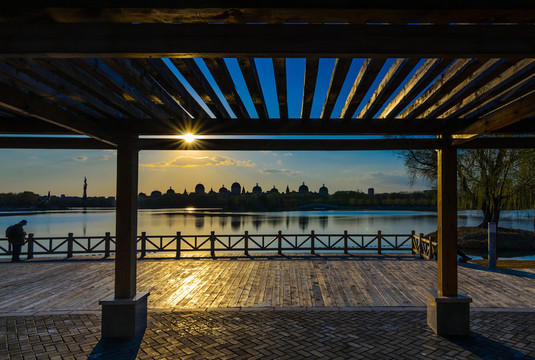 夕陽(yáng)