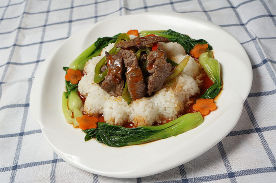 牛腩飯