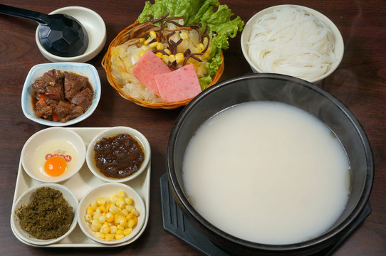 紅燒牛肉過(guò)橋米線