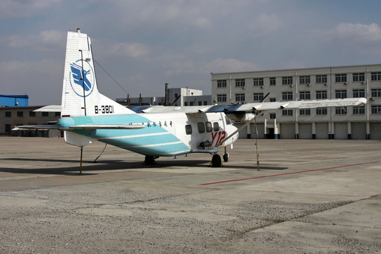 國產(chǎn)運(yùn)12飛機(jī) 飛龍航空